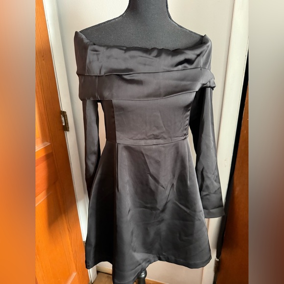 Commense Dresses & Skirts - COMMENSE Off Shoulder Long Sleeve Overfold Mini Dress